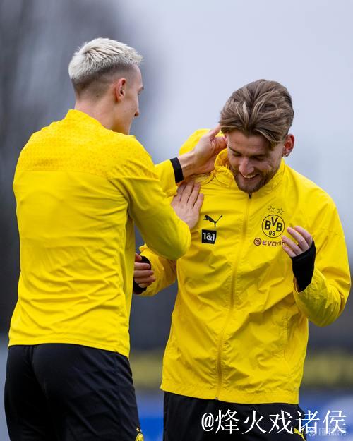 罗伊斯与施洛特贝克共进晚餐，畅谈留队利弊